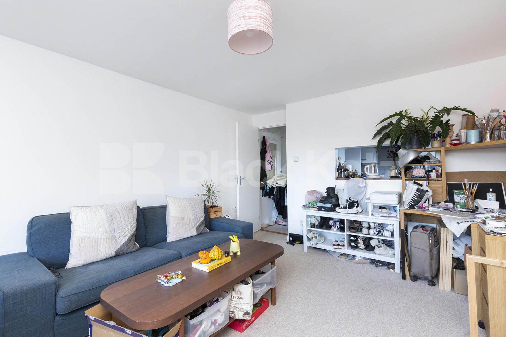 Large two bed apartment located within easy access to Kings Cross & Islington Bunning Way , Caledonian Road